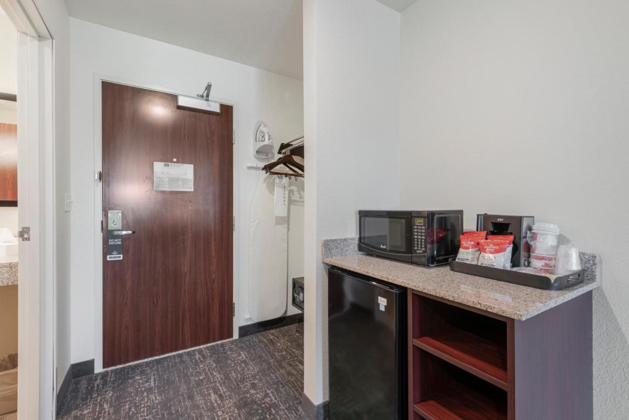 Cobblestone Hotel & Suites - Urbana Εξωτερικό φωτογραφία